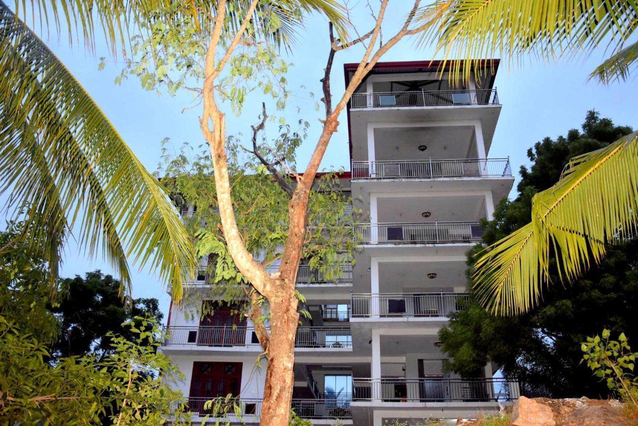 Happy Leoni Hotel Anuradhapura Exterior foto